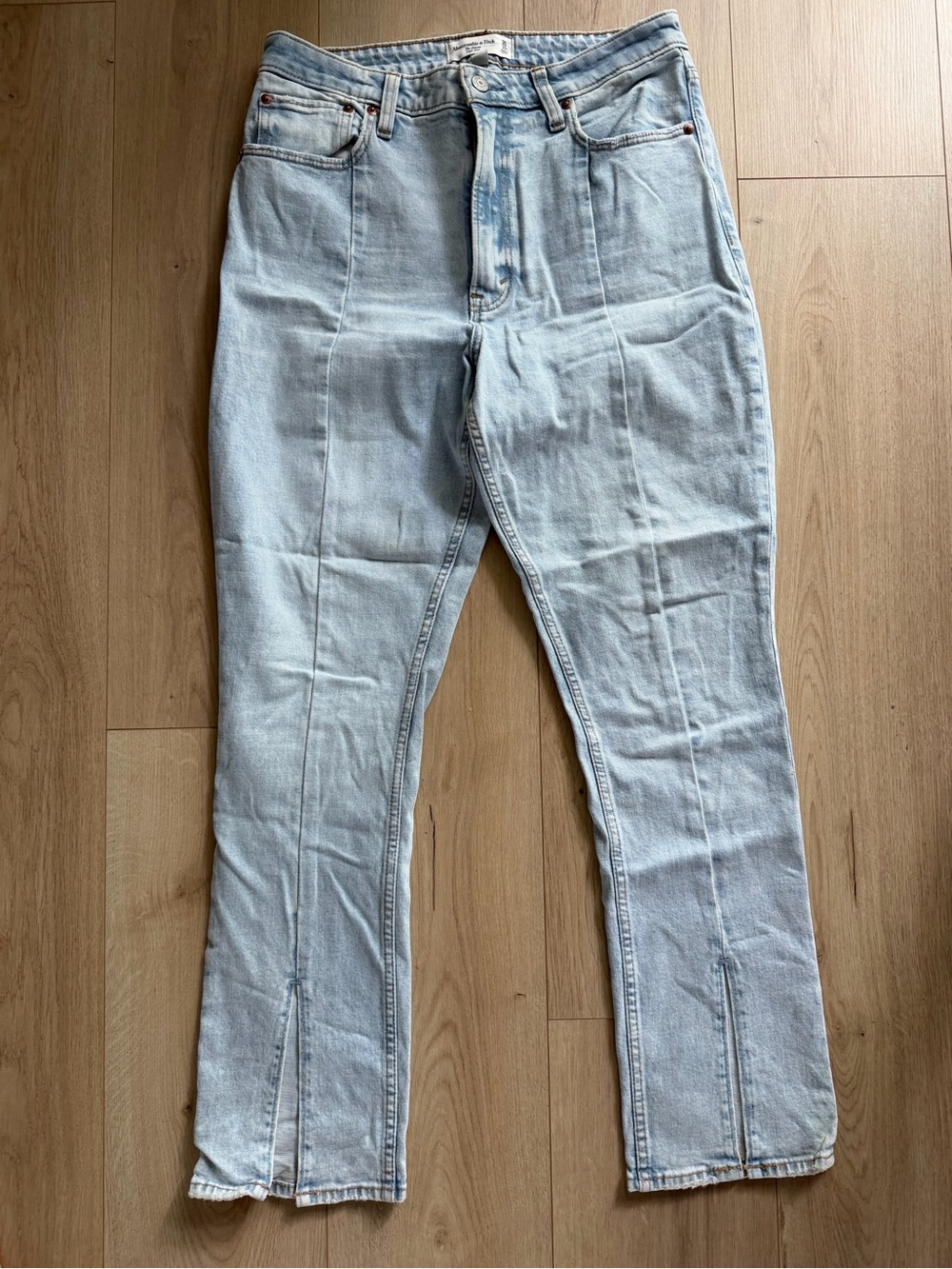 Abercrombie & Fitch Light Blue Curve Love jeans